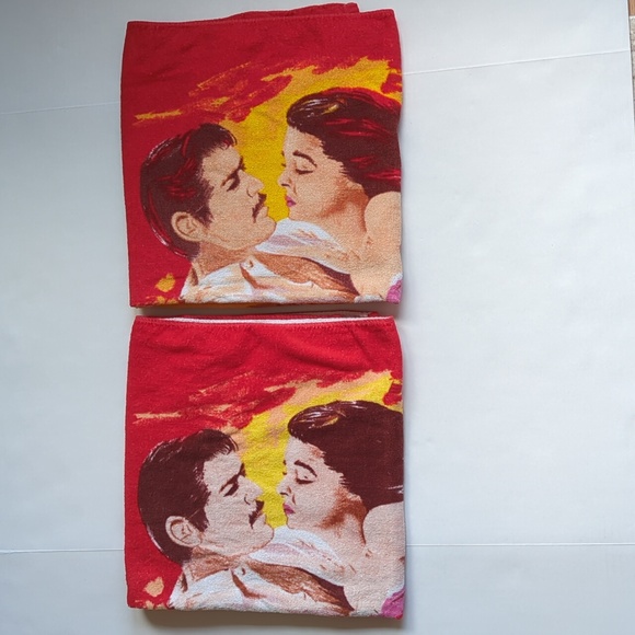 (2) Vintage Gone With the Wind Graphic Beach Bath Towels Red White Collectibles - Picture 16 of 16